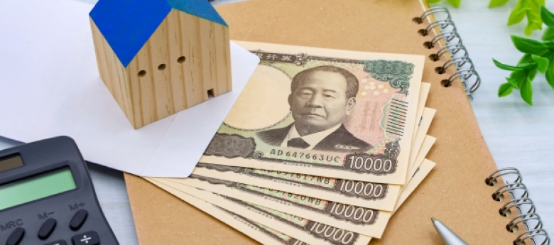 計算機と札束
